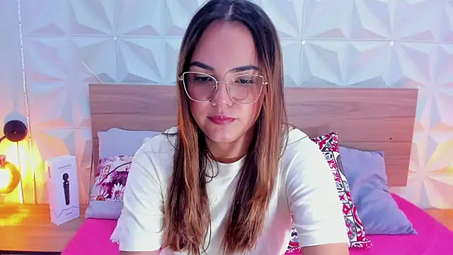 Stacey white  online show from 03-10-25, 08:34