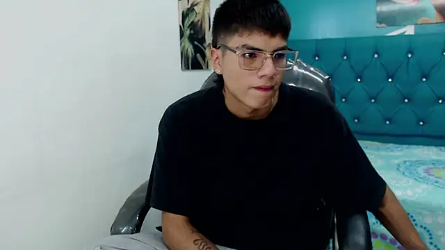 Snapshot of Noha_scott chatting on 01-15-25, 10:46 Noha scott online show from 01-15-25, 10:46