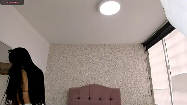 Snapshot of CharlotteeGray_ chatting on 12-13-24, 07:53 CharlotteeGray online show from 12-13-24, 07:53
