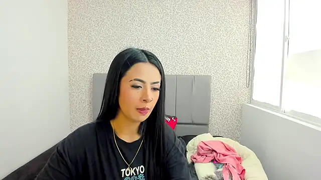 Snapshot of CharlotteeGray_ chatting on 01-11-25, 07:49 CharlotteeGray online show from 01-11-25, 07:49