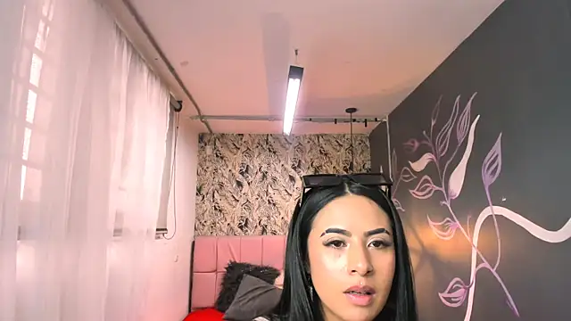Snapshot of CharlotteeGray_ chatting on 02-04-25, 07:33 CharlotteeGray online show from 02-04-25, 07:33