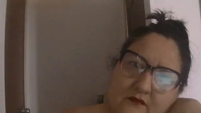 Snapshot of nanita1545 chatting on 04-15-26, 01:40 nanita1545 online show from 04-15-26, 01:40