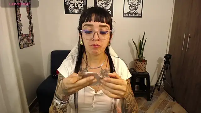 hibridaaa20 online show from 10-08-25, 11:13