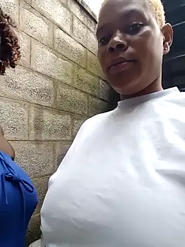 Snapshot of Broan_me chatting on 10-30-25, 07:21 Broan me online show from 10-30-25, 07:21