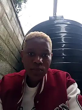 Snapshot of Broan_me chatting on 11-16-25, 05:46 Broan me online show from 11-16-25, 05:46