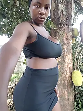 Snapshot of Broan_me chatting on 11-19-25, 05:40 Broan me online show from 11-19-25, 05:40