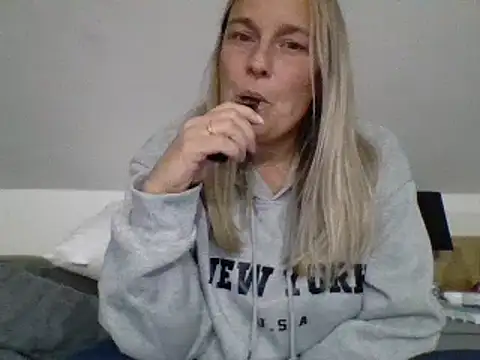 scrummymummy2 online show from 09-28-25, 08:36