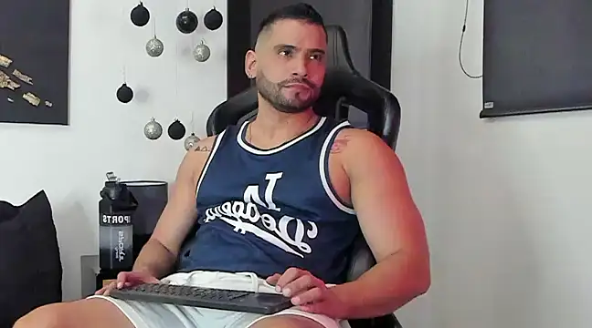 Dereck vega online show from 12-19-24, 09:49