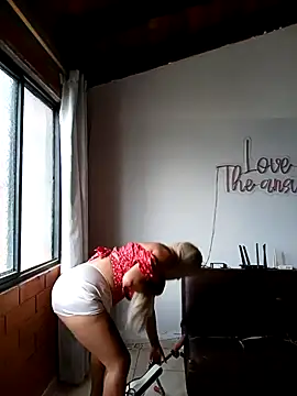 SamaraJay1 online show from 02-20-25, 05:18