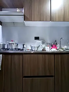 coral smitth online show from 12-17-25, 07:20