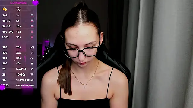 Snapshot of Sm0ly chatting on 01-06-25, 01:20 Sm0ly online show from 01-06-25, 01:20
