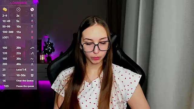 Snapshot of Sm0ly chatting on 01-08-25, 01:32 Sm0ly online show from 01-08-25, 01:32