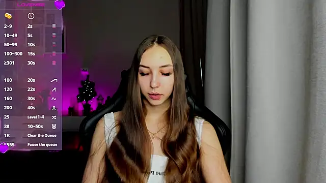 Snapshot of Sm0ly chatting on 02-28-25, 01:58 Sm0ly online show from 02-28-25, 01:58