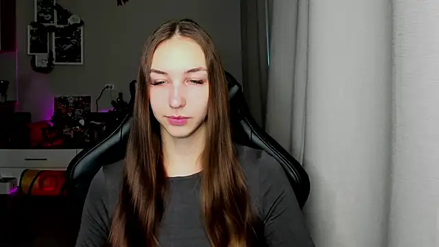 Snapshot of Sm0ly chatting on 01-17-26, 02:49 Sm0ly online show from 01-17-26, 02:49