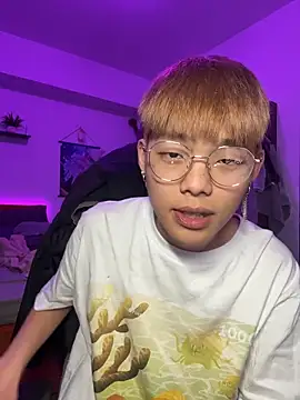 Snapshot of Hitoshi1210 chatting on 03-11-26, 05:08 Hitoshi1210 online show from 03-11-26, 05:08