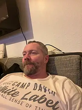 Snapshot of Rockburg chatting on 12-24-24, 01:49 Rockburg online show from 12-24-24, 01:49