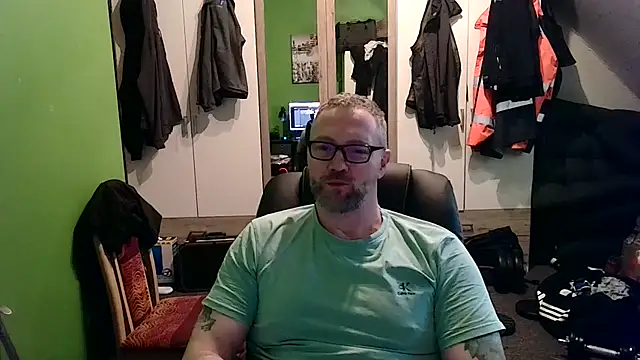 Snapshot of Rockburg chatting on 02-03-25, 01:08 Rockburg online show from 02-03-25, 01:08