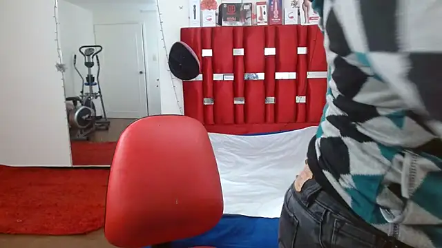 krystal thomson online show from 11-04-25, 04:28