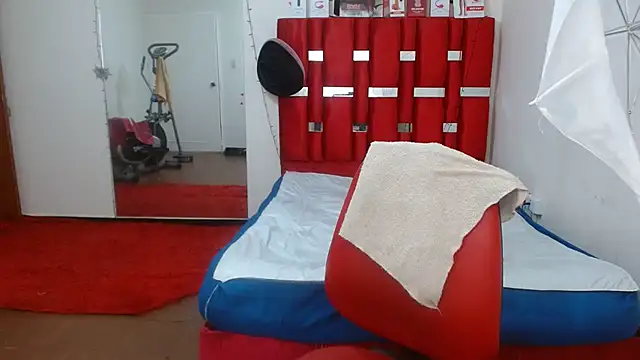 krystal thomson online show from 11-10-25, 04:17