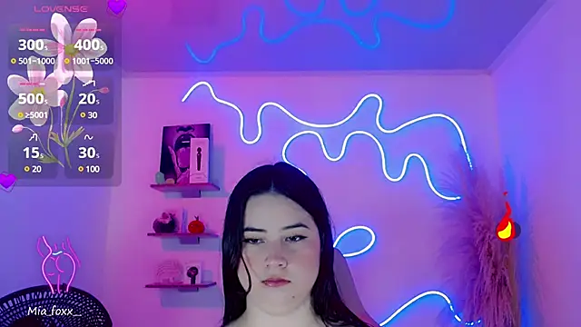Mia foxx  online show from 01-17-25, 09:06