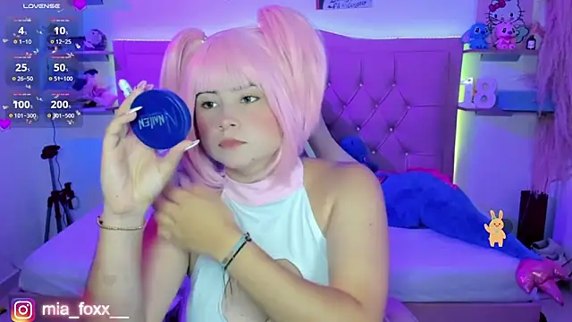 Mia foxx  online show from 12-02-25, 09:10