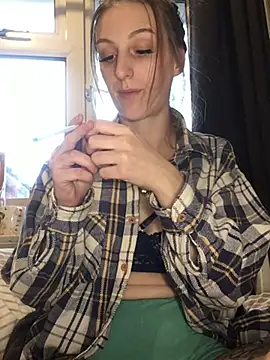indie-rayne online show from 12-10-24, 03:01