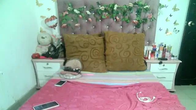 ValeriaTsx online show from 10-19-25, 01:45