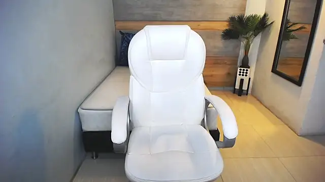 liseth fox online show from 12-10-24, 02:16