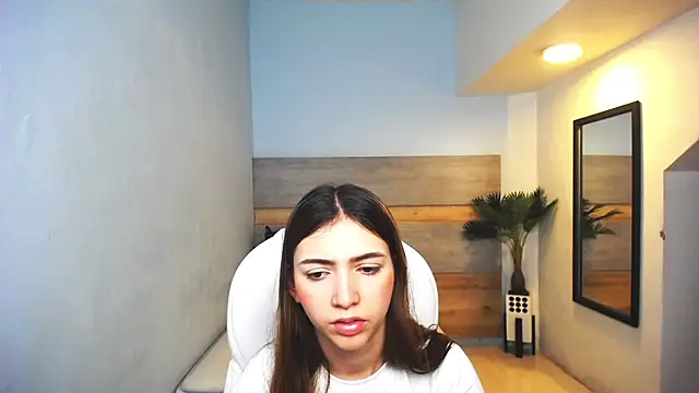 liseth fox online show from 12-20-24, 07:07