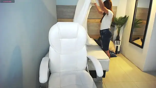 liseth fox online show from 02-27-25, 07:58