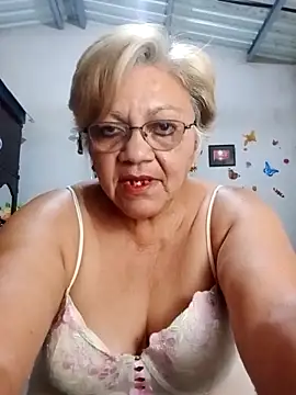 Snapshot of Madrastrahot69 chatting on 10-09-25, 09:35 Madrastrahot69 online show from 10-09-25, 09:35