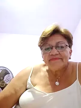 Snapshot of Madrastrahot69 chatting on 11-19-25, 04:45 Madrastrahot69 online show from 11-19-25, 04:45