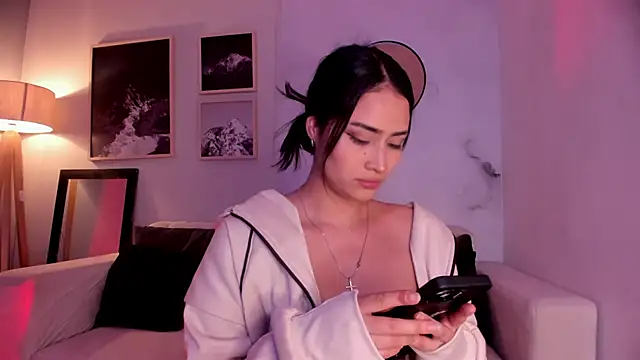 lara madisson online show from 03-02-26, 04:47