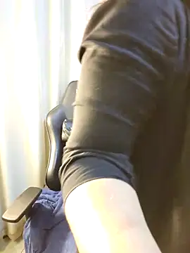 Snapshot of Pauletteph chatting on 10-30-25, 12:01 Pauletteph online show from 10-30-25, 12:01