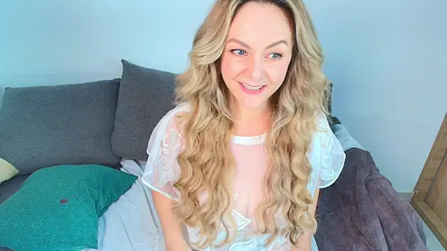 Snapshot of ladychanel_1 chatting on 02-26-26, 07:57 ladychanel 1 online show from 02-26-26, 07:57