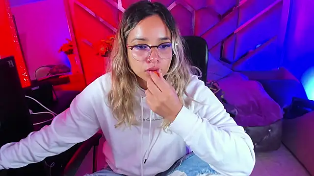 Olivia Fox69 online show from 11-29-25, 03:42