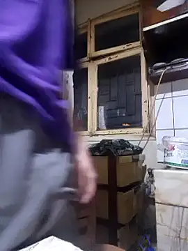 Snapshot of Franso13 chatting on 02-28-25, 09:44 Franso13 online show from 02-28-25, 09:44