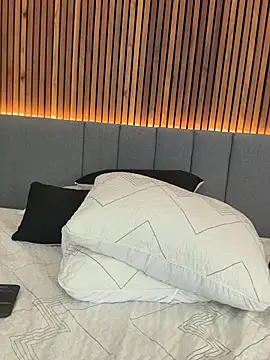 EmiilyAdams  online show from 01-15-25, 11:30