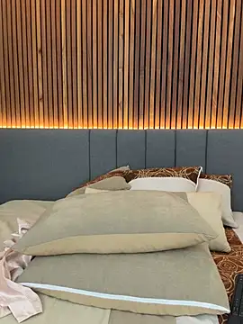 EmiilyAdams  online show from 02-21-25, 08:38