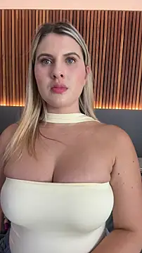 Snapshot of EmiilyAdams_ chatting on 02-13-26, 10:06 EmiilyAdams online show from 02-13-26, 10:06