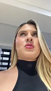 Snapshot of EmiilyAdams_ chatting on 03-02-26, 09:32 EmiilyAdams online show from 03-02-26, 09:32