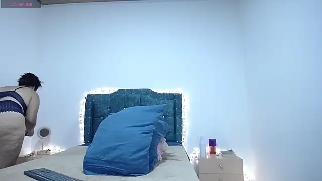 sofiamature01 online show from 12-10-24, 09:11