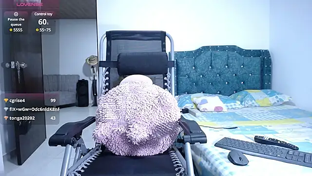 sofiamature01 online show from 01-24-25, 05:42