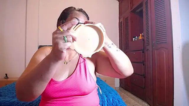 sofiamature01 online show from 09-28-25, 06:46