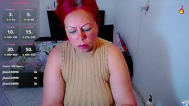 Snapshot of Hot-Rihanna chatting on 02-11-26, 03:44 Hot-Rihanna online show from 02-11-26, 03:44