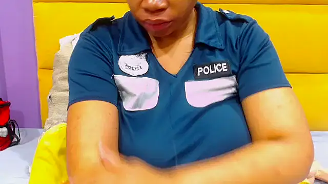 YELLOWBUSTYMELLONS online show from 10-01-25, 07:25