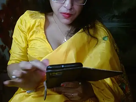 Snapshot of LOVERIAKOL chatting on 12-18-24, 07:04 LOVERIAKOL online show from 12-18-24, 07:04