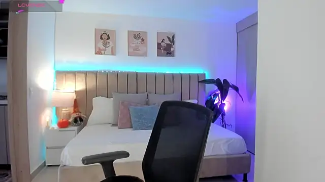 Victoria romanox online show from 10-16-25, 05:25