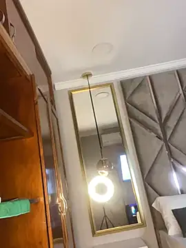 Snapshot of Emma-Conti chatting on 01-04-25, 11:43 Emma-Conti online show from 01-04-25, 11:43