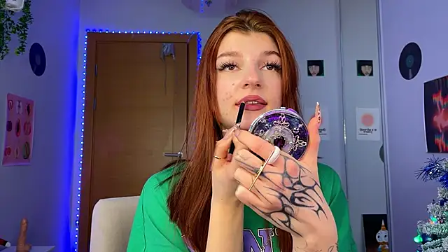 Snapshot of Bunny_ShyGirl chatting on 12-17-24, 06:45 Bunny ShyGirl online show from 12-17-24, 06:45